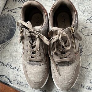 Tamaris Taupe Suede and Metallic Accent Sneakers new